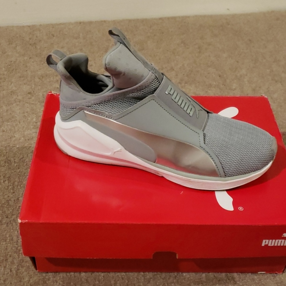Puma snickers